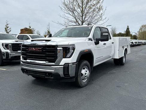 New 2025 GMC Sierra 3500 Pro w/ Convenience Package image 3
