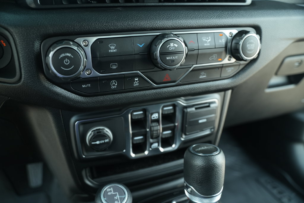 New 2026 Jeep Gladiator Sport AWD/4WD image 32