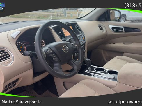 Used 2016 Nissan Pathfinder SV image 9