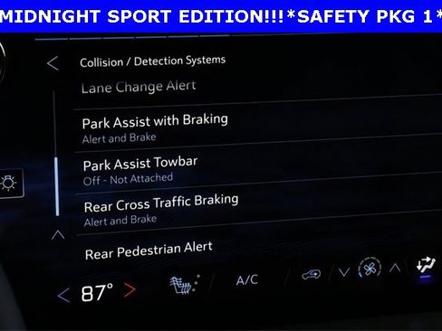 Used 2026 Chevrolet Traverse LT w/ Midnight/Sport Edition image 26