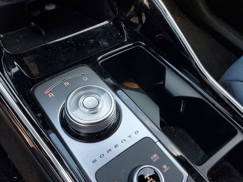 Certified 2025 Kia Sorento SX Prestige image 28