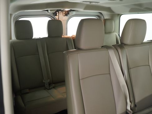 Used 2018 Nissan NV 3500 SL image 14