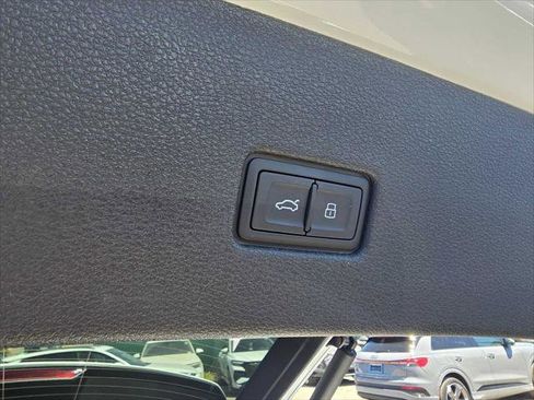 New 2025 Audi Q8 Premium Plus image 18