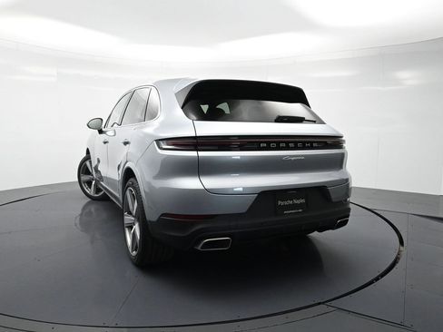 Used 2025 Porsche Cayenne image 24