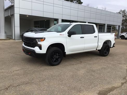 Used 2023 Chevrolet Silverado 1500 Custom Trail Boss image 3