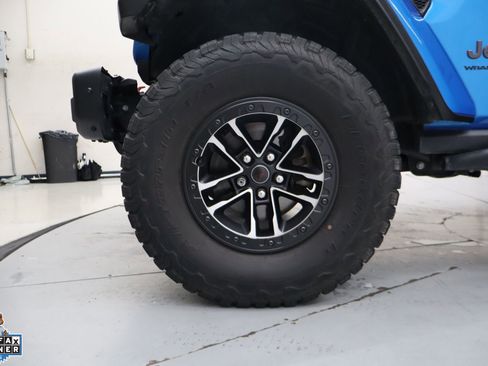 Used 2024 Jeep Wrangler Unlimited Rubicon AWD/4WD image 10