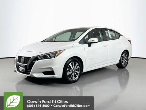 Used 2020 Nissan Versa SV image 5