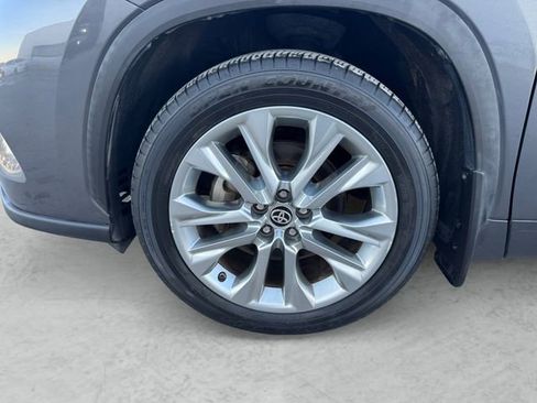 Used 2021 Toyota Highlander Limited image 23