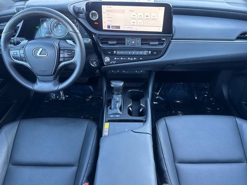 Used 2025 Lexus ES 300h w/ Premium Package image 12