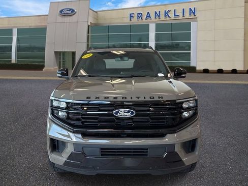 New 2027 Ford Expedition Platinum w/ Stealth Appearance Package AWD/4WD image 2