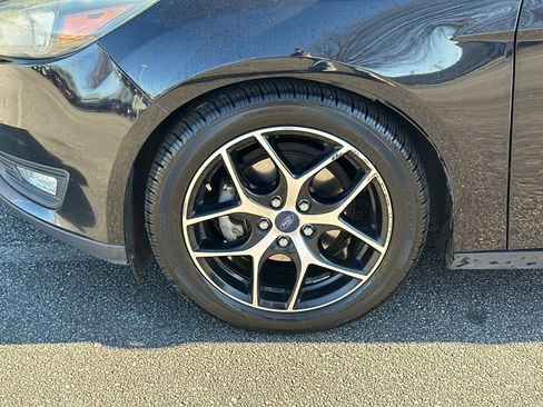 Used 2017 Ford Focus SEL w/ Cold Weather Package image 11