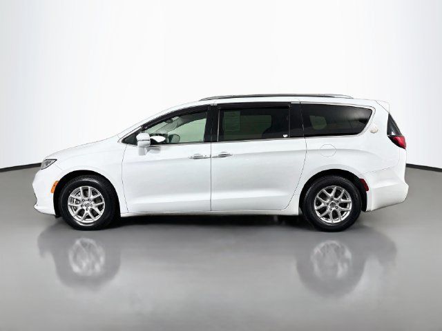 Used 2021 Chrysler Pacifica Touring-L FWD image 4