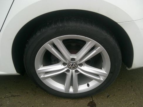 Used 2013 Volkswagen Passat TDI SE image 23