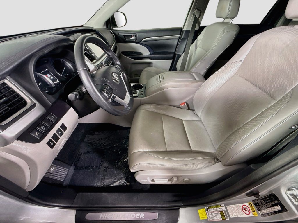 Certified 2018 Toyota Highlander Limited AWD/4WD image 26