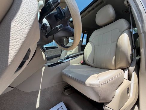 Used 2016 Mercedes-Benz GL 450 4MATIC image 11