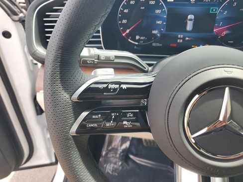 New 2026 Mercedes-Benz GLS 580 4MATIC image 37