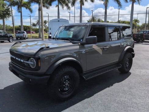 New 2026 Ford Bronco Outer Banks AWD/4WD image 8
