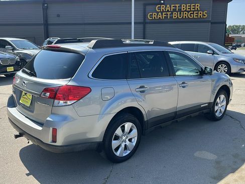 Used 2010 Subaru Outback 2.5i Premium AWD/4WD image 3