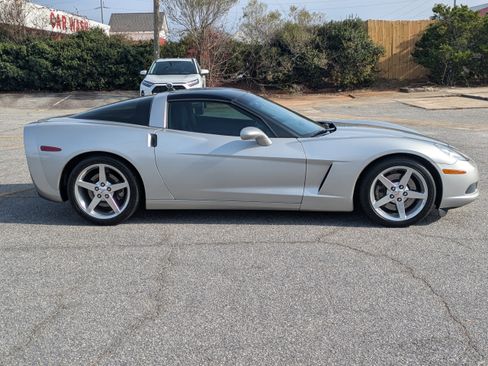Used 2005 Chevrolet Corvette Coupe w/ Preferred Equipment Group image 3