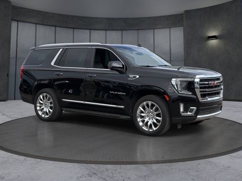 Certified 2022 GMC Yukon SLT w/ SLT Luxury Package AWD/4WD image 8