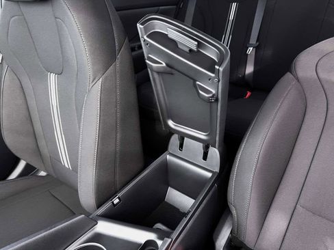 New 2026 Hyundai Elantra Sport FWD image 18