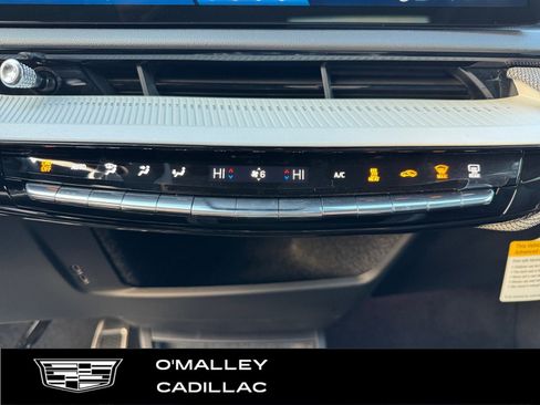 New 2026 Cadillac Optiq Sport 1 w/ LPO, Floor Liner Package image 21