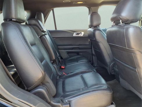 Used 2014 Ford Explorer Limited image 16