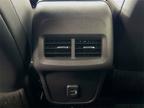 Used 2022 Chevrolet Equinox RS w/ RS Leather Package image 26