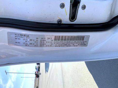 Used 2018 Jeep Cherokee Limited image 27