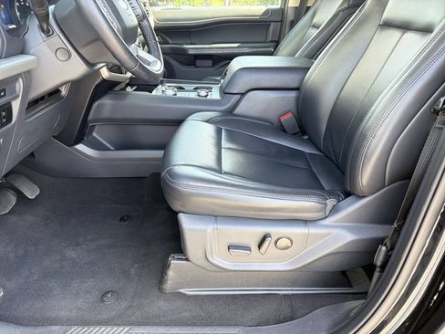 Used 2024 Ford Expedition XLT AWD/4WD image 30