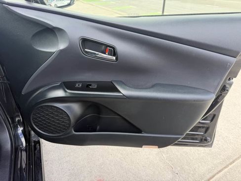 Used 2021 Toyota Prius XLE image 22