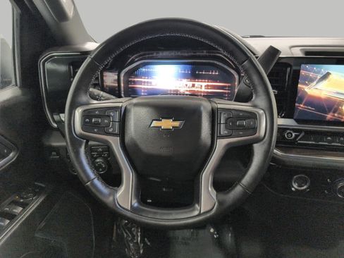Used 2024 Chevrolet Silverado 1500 LT AWD/4WD image 3