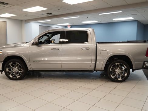 Used 2022 RAM 1500 Limited AWD/4WD image 2