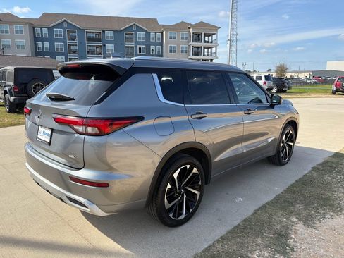 Used 2024 Mitsubishi Outlander SEL image 8