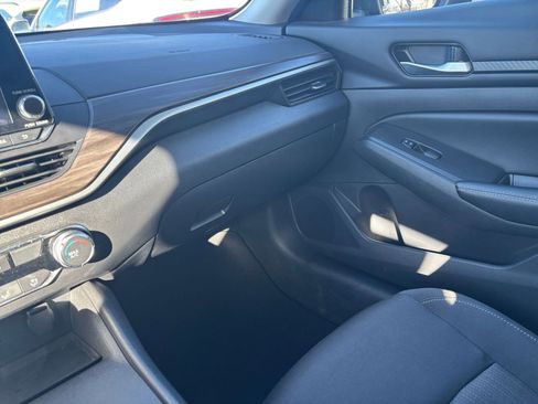 Used 2025 Nissan Altima 2.5 SV image 29