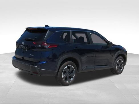 Used 2024 Nissan Rogue SV AWD/4WD image 4