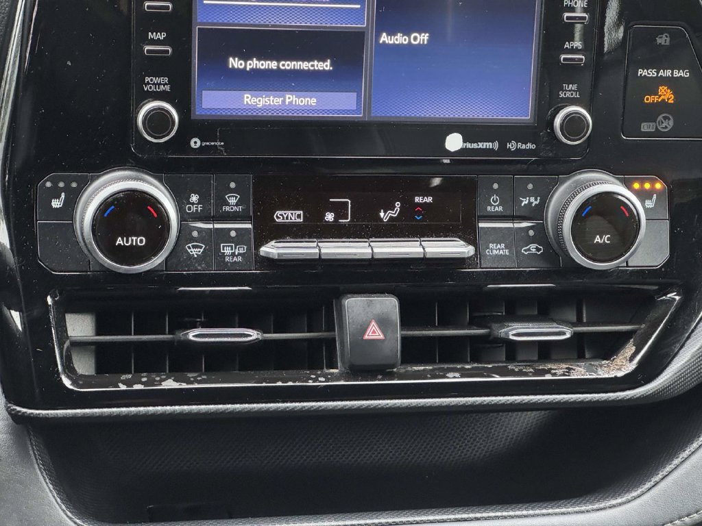 Used 2022 Toyota Highlander XSE FWD image 5