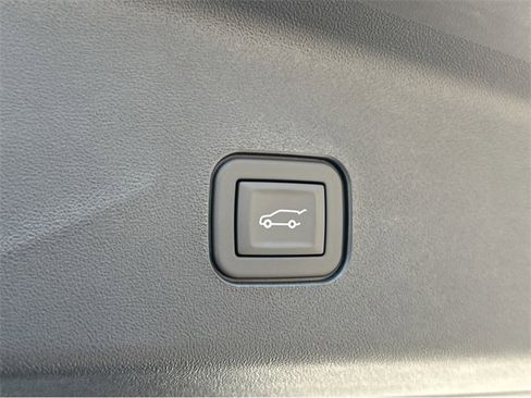 New 2026 Cadillac Vistiq Luxury image 13