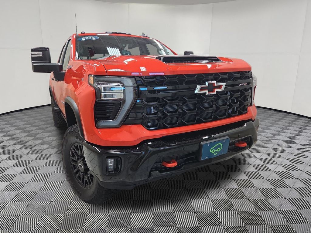 Certified 2025 Chevrolet Silverado 2500 ZR2 w/ Technology Package AWD/4WD image 2