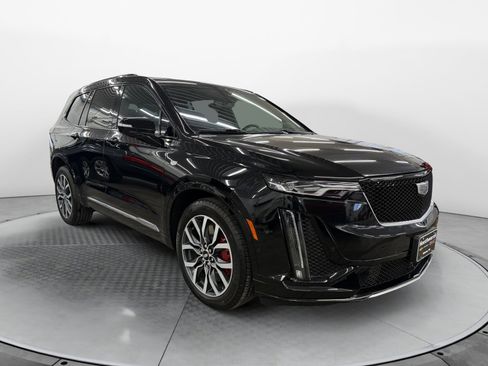 Used 2024 Cadillac XT6 Sport w/ Technology Package image 4