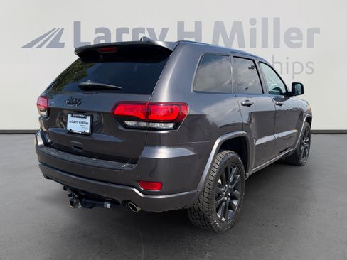 Used 2019 Jeep Grand Cherokee Altitude AWD/4WD image 5