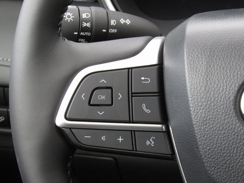 New 2025 Toyota Highlander Platinum image 28