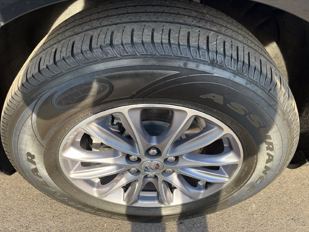Used 2023 Buick Enclave Essence AWD/4WD image 29