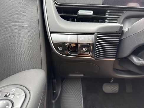 New 2025 Hyundai Ioniq 5 SEL image 32