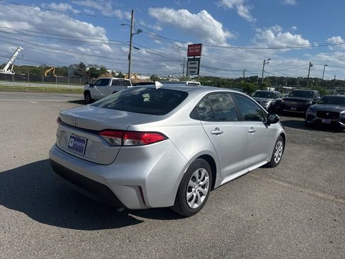 Used 2023 Toyota Corolla LE w/ Carpet Mat Package (TMS) FWD image 5
