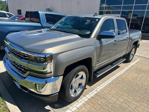 Used 2017 Chevrolet Silverado 1500 LTZ w/ Sport Package AWD/4WD image 4