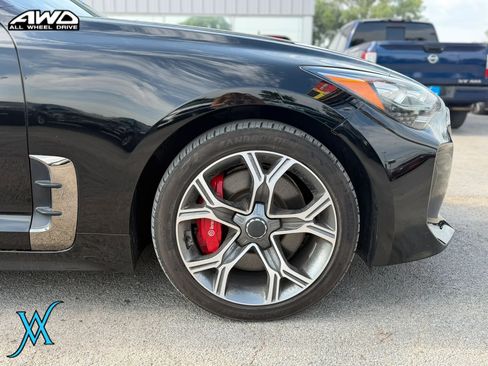 Used 2019 Kia Stinger GT2 AWD/4WD image 9