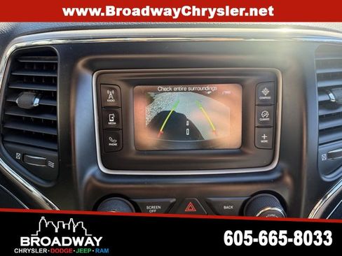 Used 2015 Jeep Grand Cherokee Limited image 17