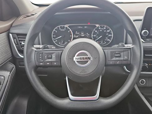 Used 2021 Nissan Rogue S image 18