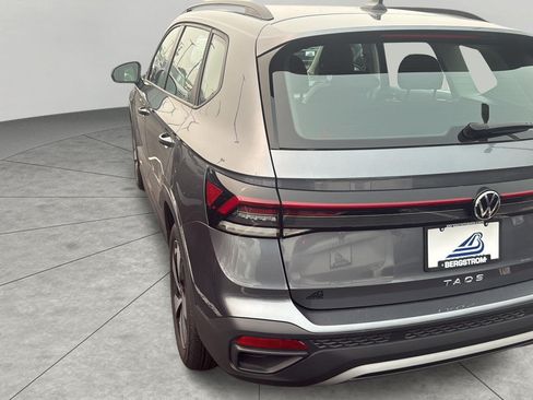 Used 2025 Volkswagen Taos S AWD/4WD image 29